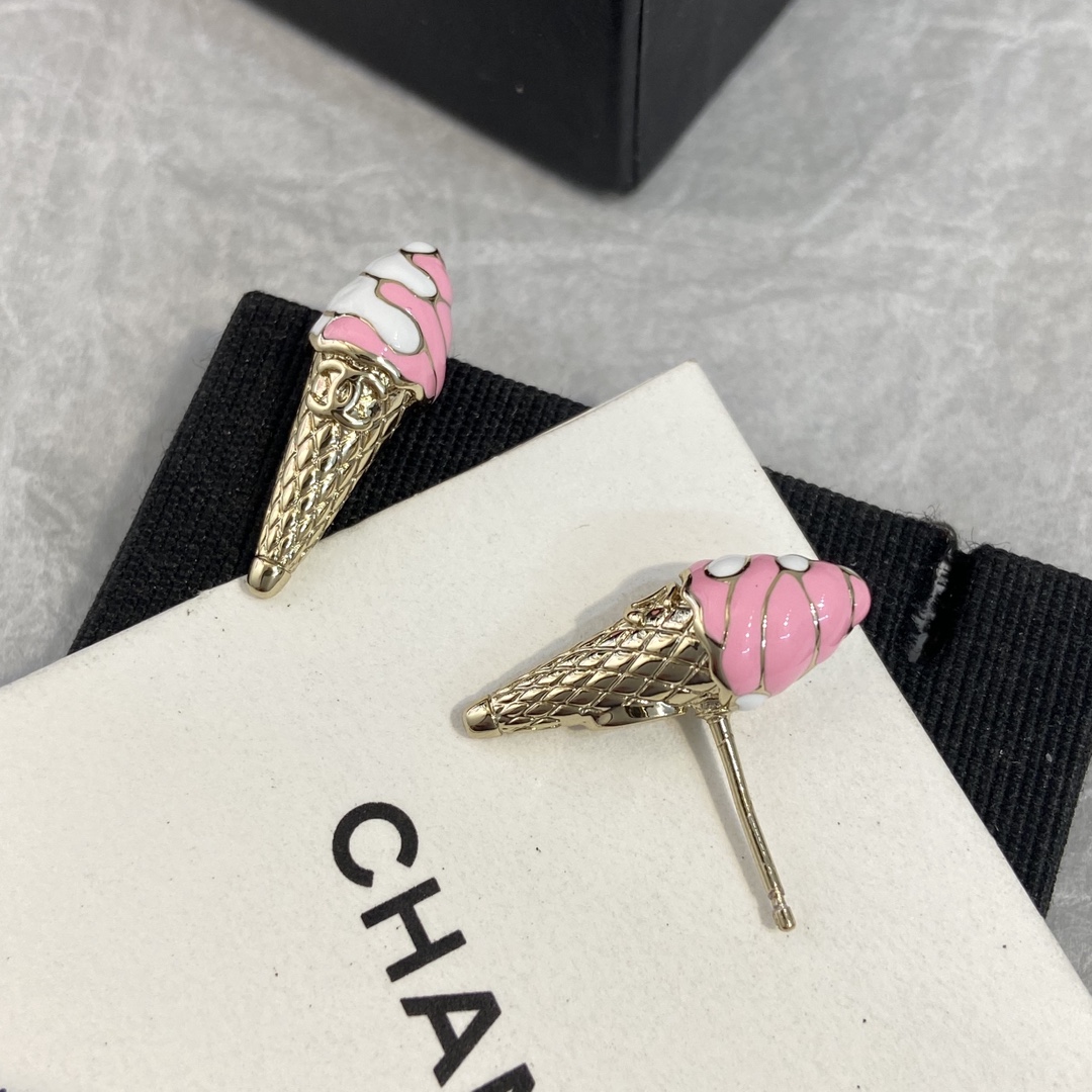Ch@nel Earring