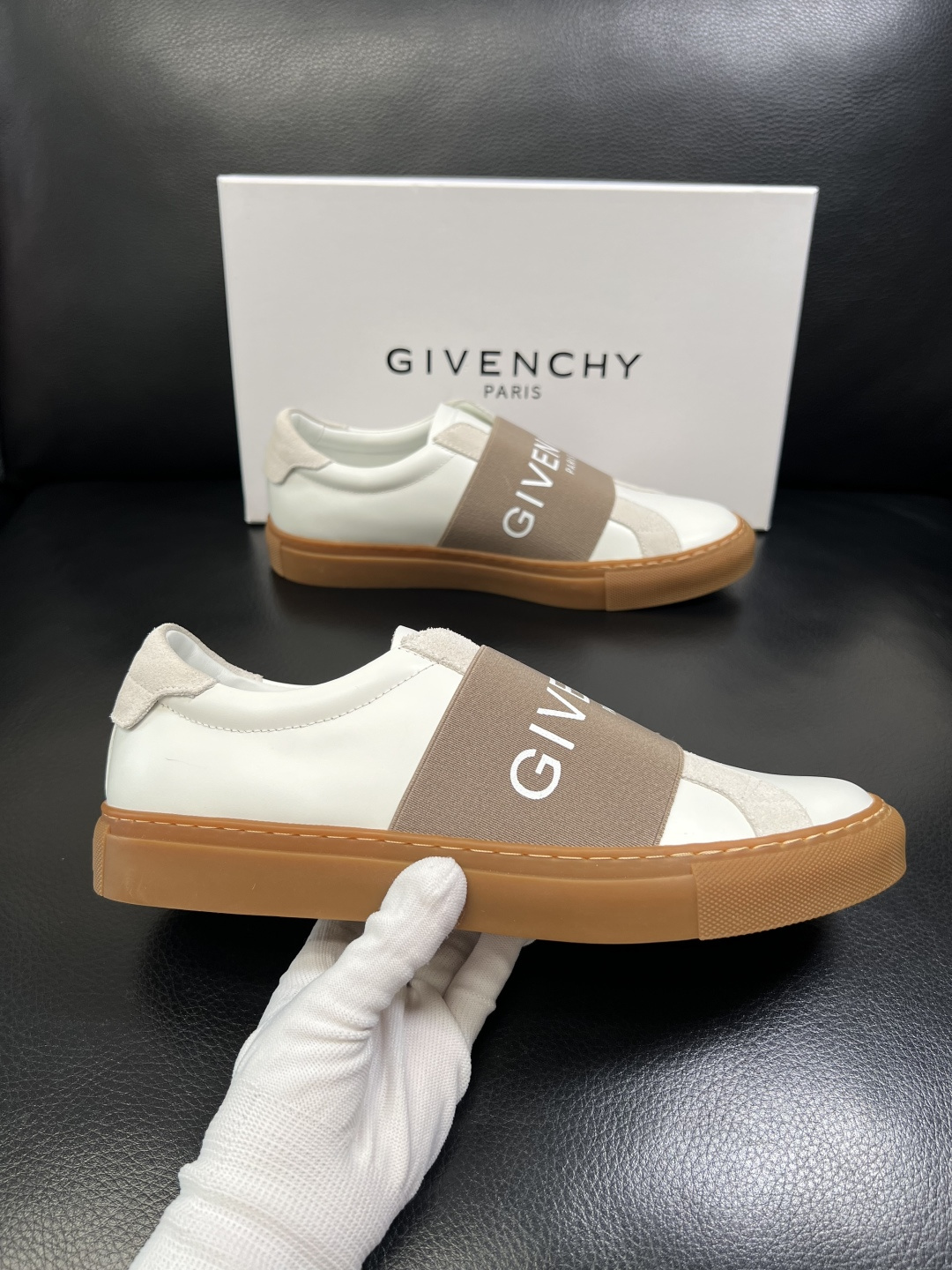 Gienvchy Sneakers