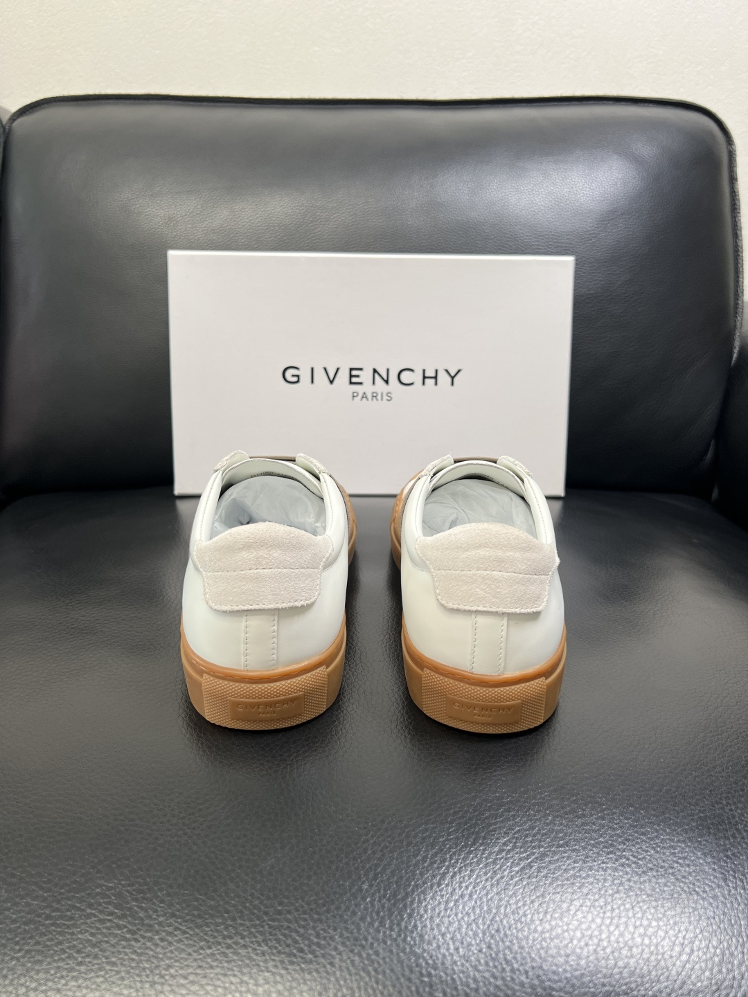 Gienvchy Sneakers