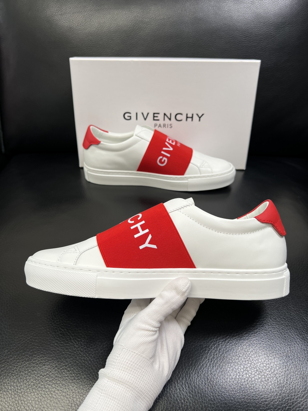 Gienvchy Sneakers