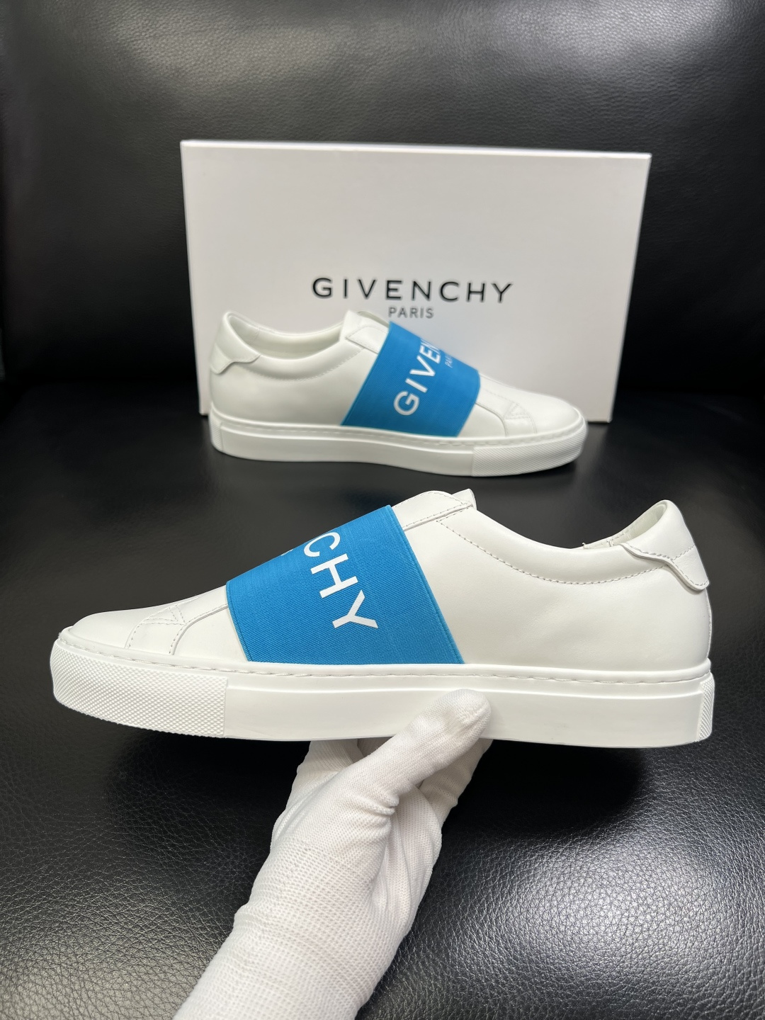 Gienvchy Sneakers