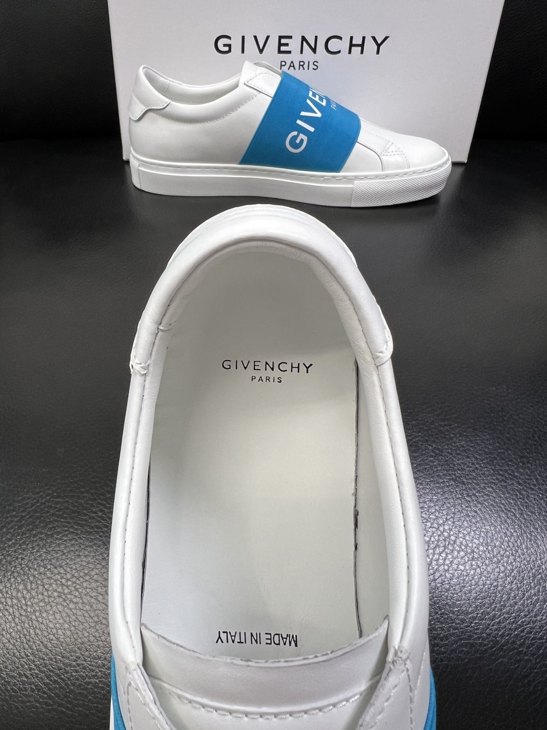 Gienvchy Sneakers