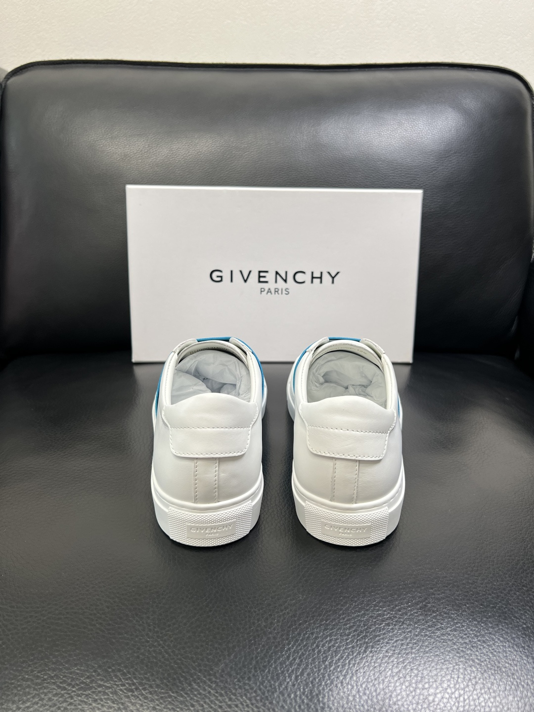 Gienvchy Sneakers