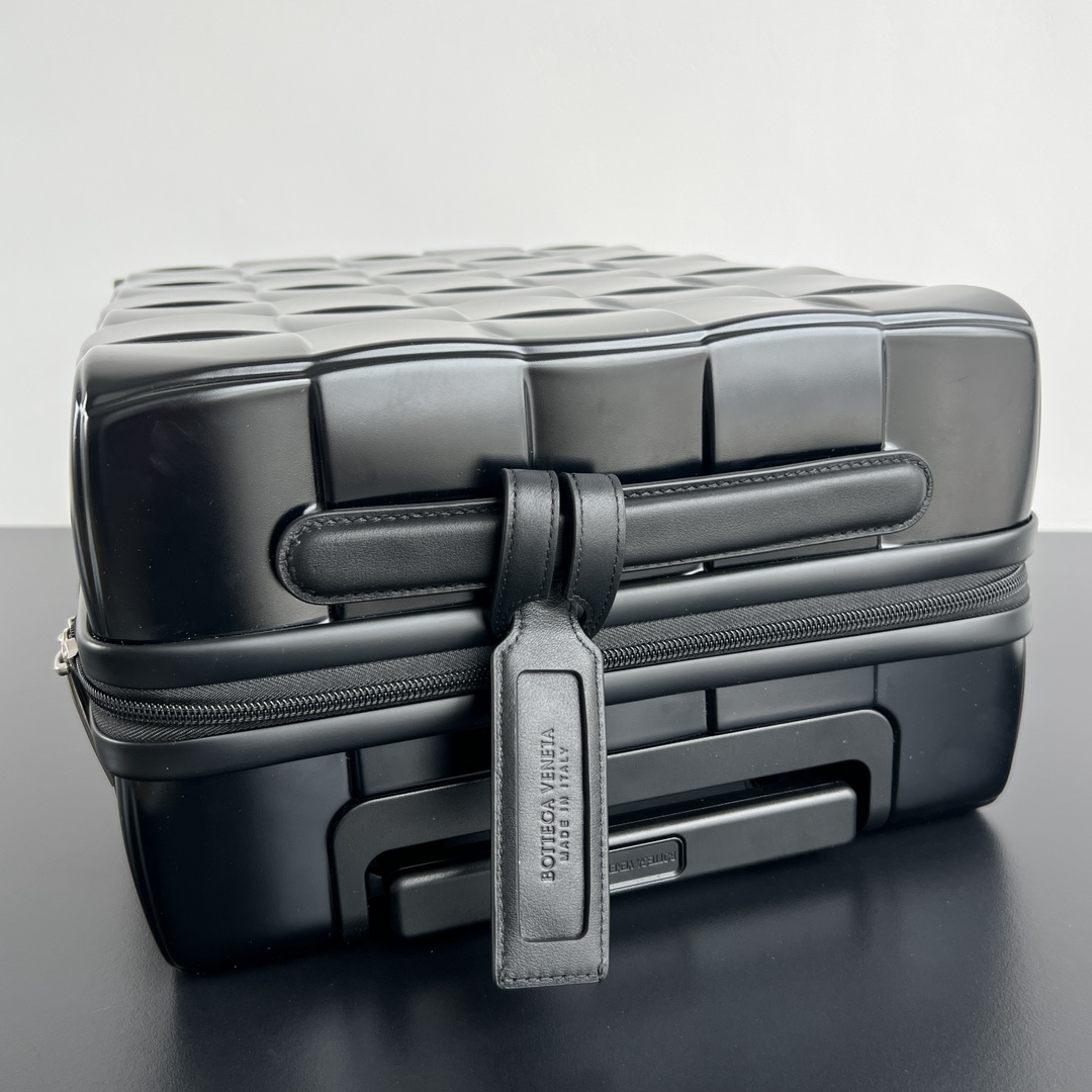 B0tt*ga Ven*ta Odyssey Cabin Suitcase in Seaweed-38*55*35CM