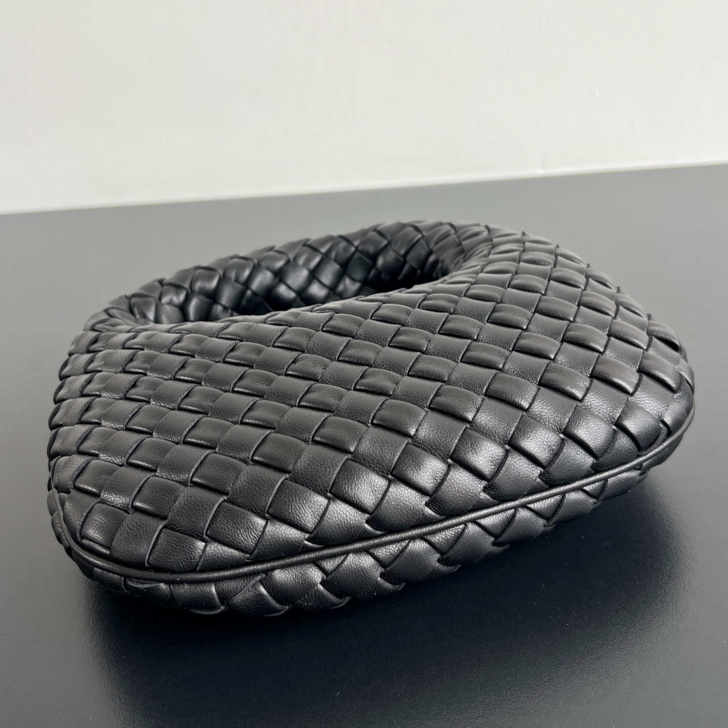 B0tt*ga Ven*ta Leather Shoulder Bag-26x22x5CM