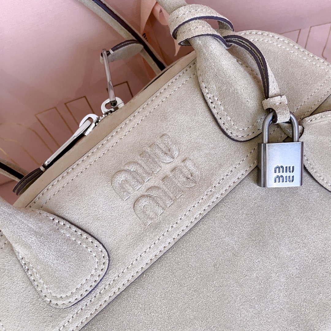 Miu Miu Vivant Top Handbags-32X19.5X11CM