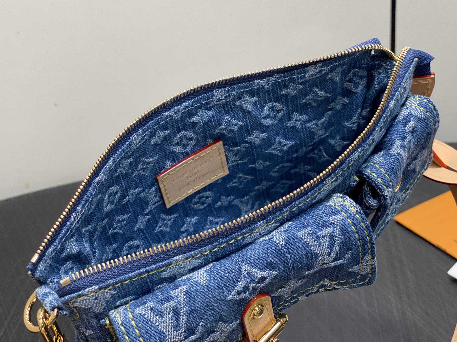 Lou*is Vvtt0n Pochette Accessoire Cargo Monogram Denim-23.5 x 14 x 3CM