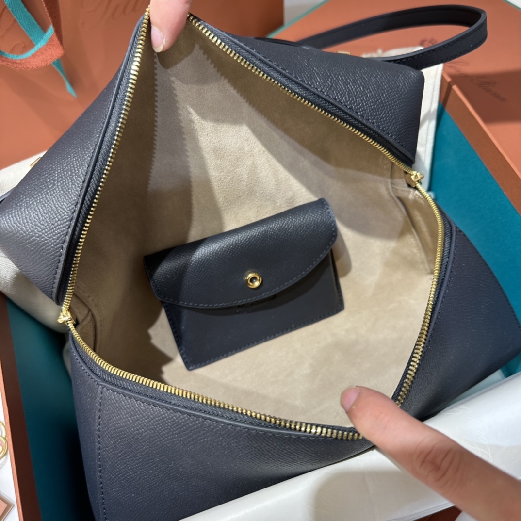L0r0 P1ana Extra Bag L27-16*27*10CM