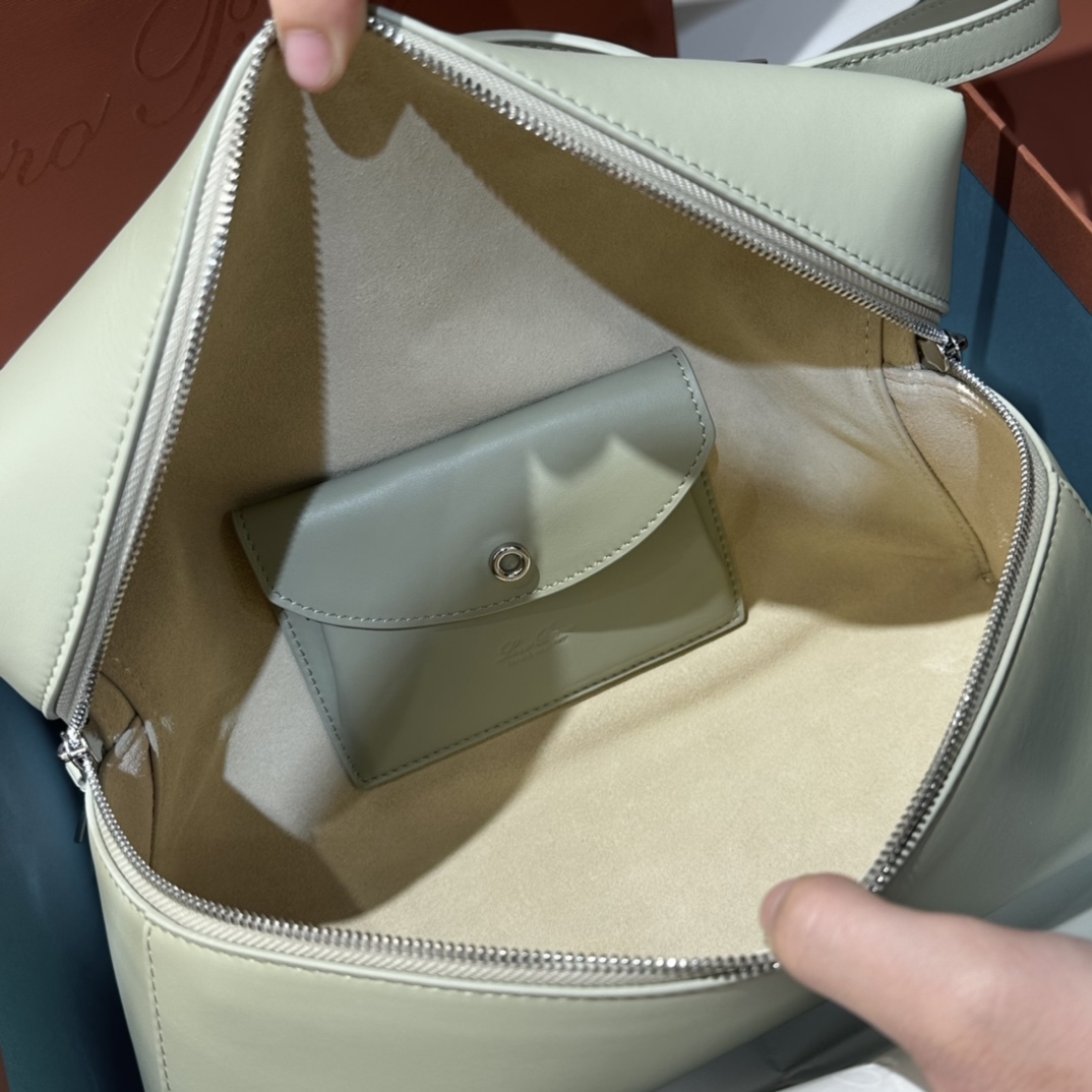 L0r0 P1ana Extra Bag L27-16*27*10CM