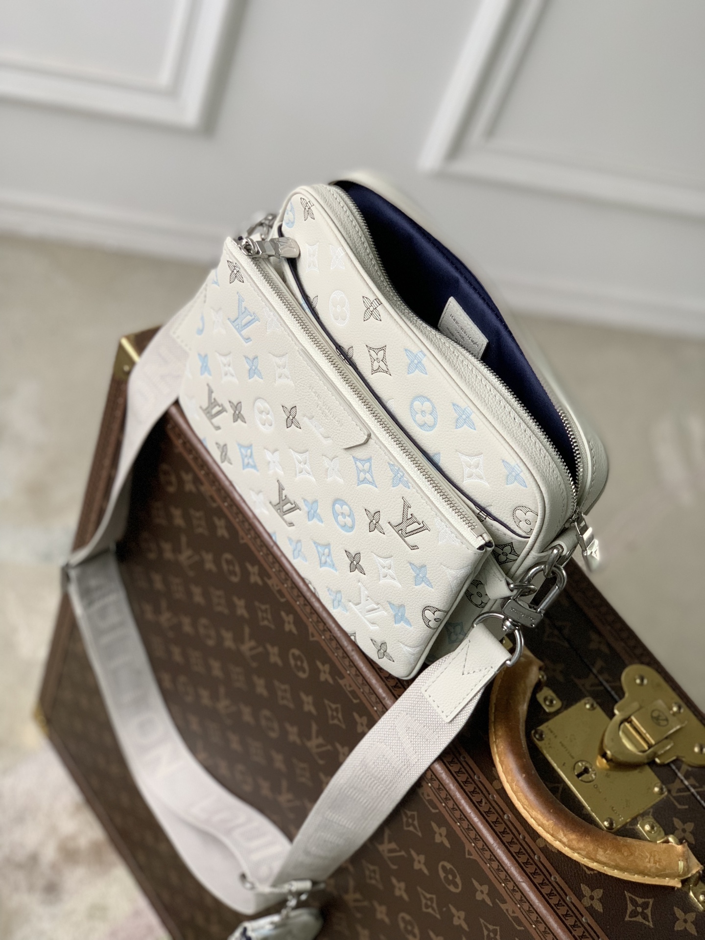 L0vis Vvtt0n Trio Messenger Bag -M28854-25 x 18.5 x 7CM