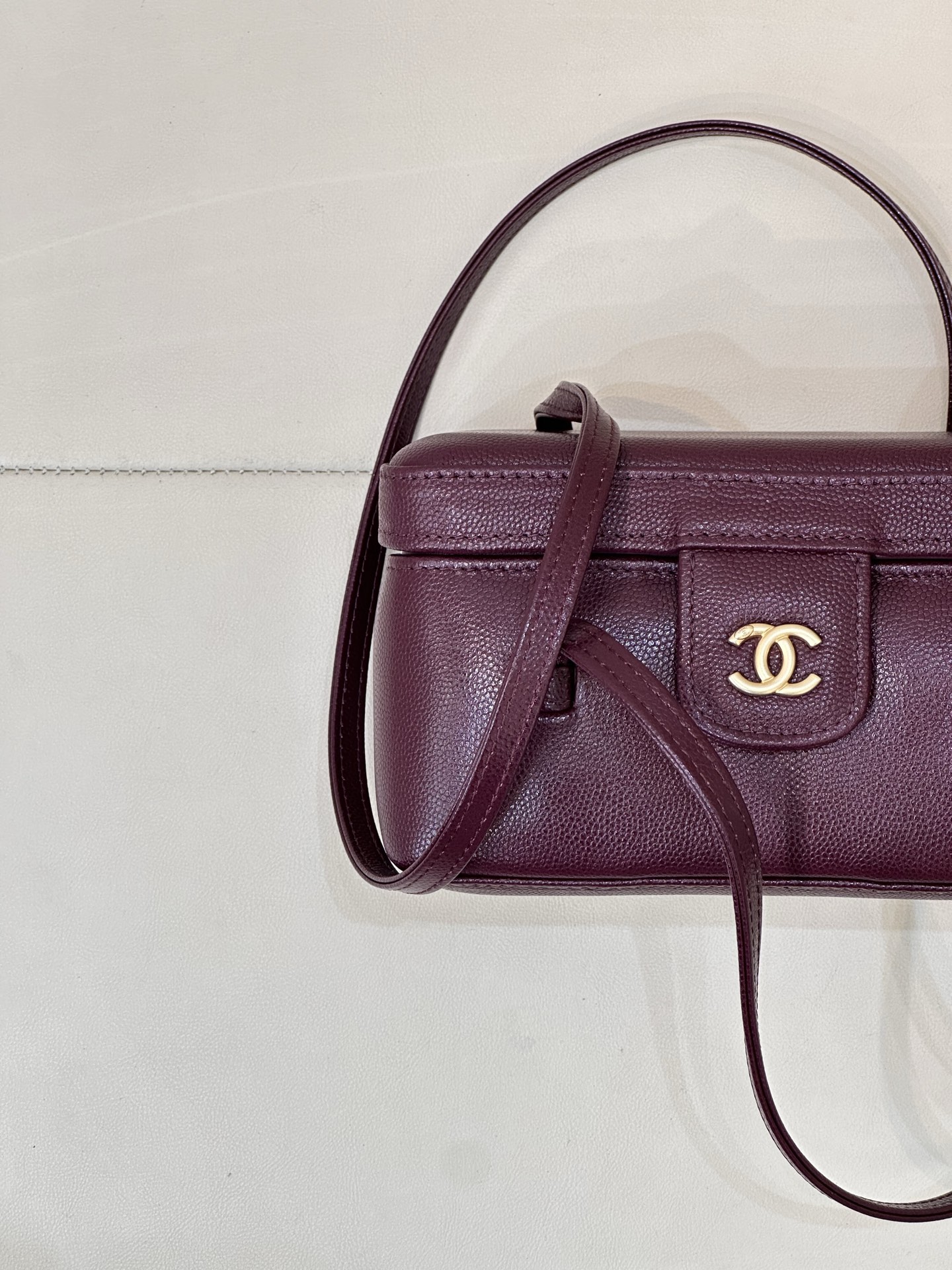 Ch@nel Long Vanity With Leather Strap-19CM