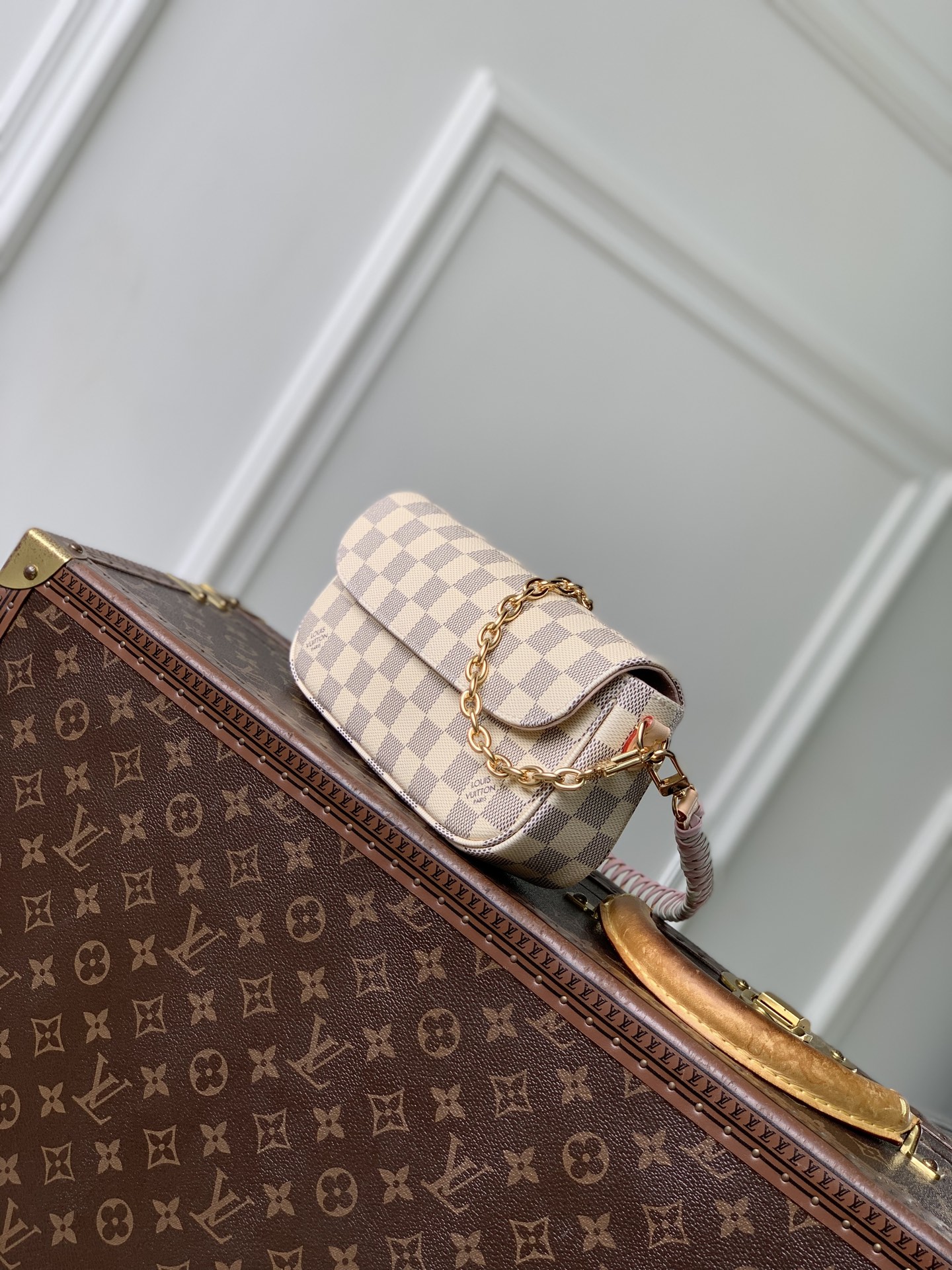 L0vis Vvtt0n Wallet on Chain Ivy-N40916-23.5 x 12 x 4.3CM