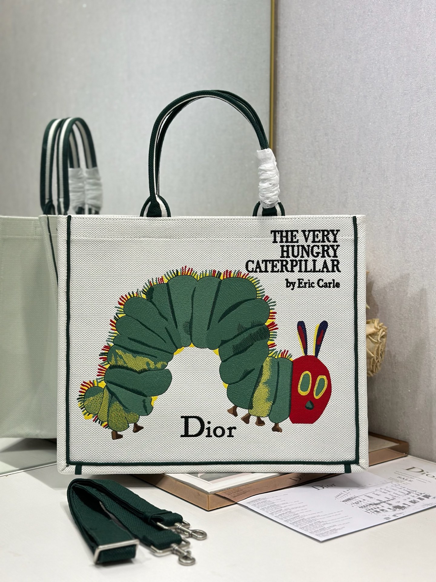 Diro Book Tote