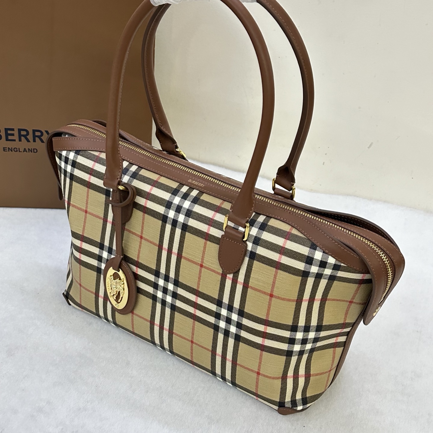 Burberr.y Check Zip Tote -34 x 15 x 23CM