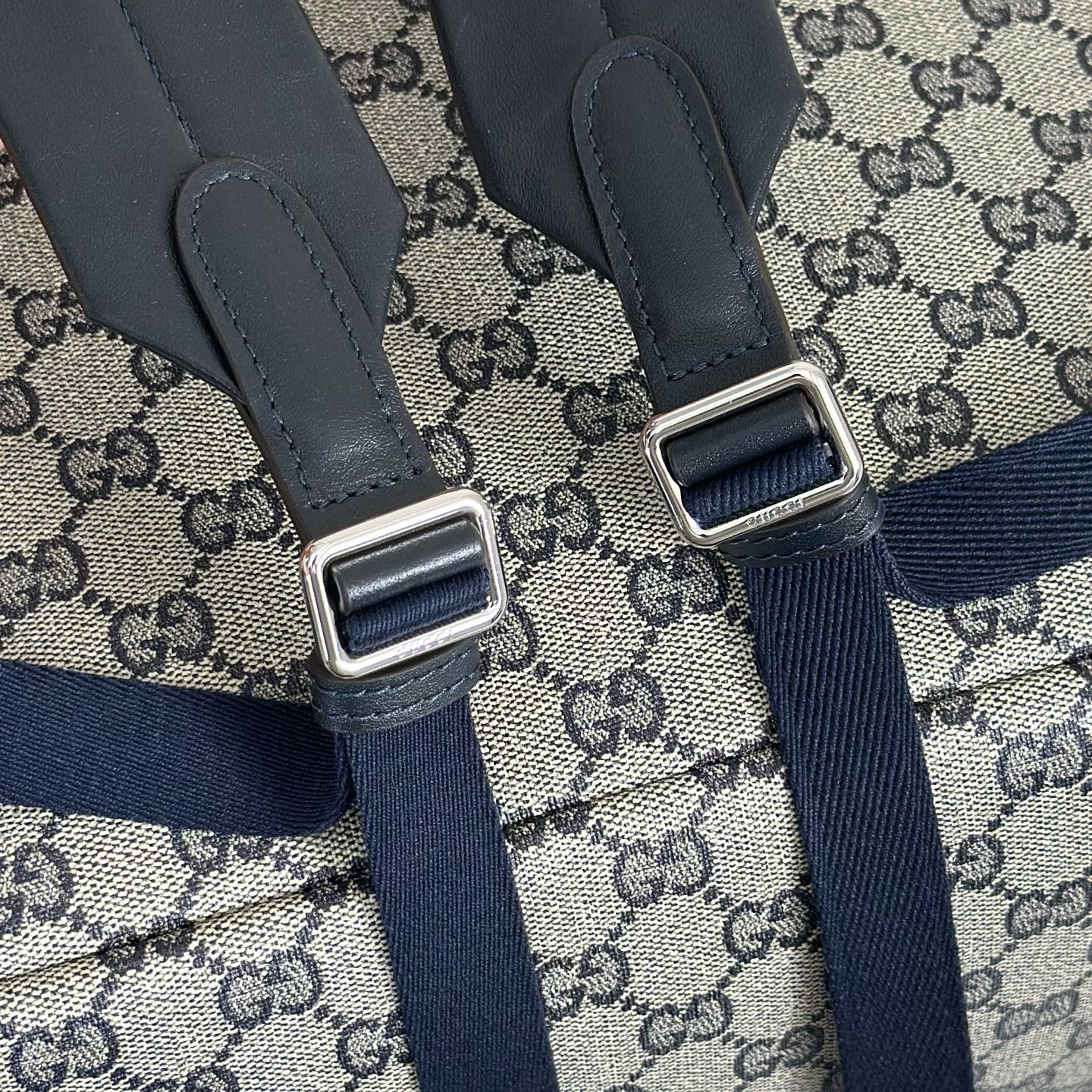 Gvc*1 Essence Classic Medium Backpack in Blue GG Canvas-34*45*17CM