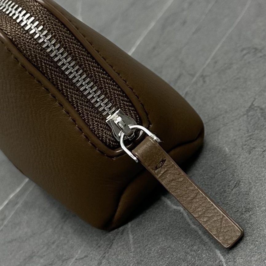 The R0w Owen Pouch-14x5x8.5CM