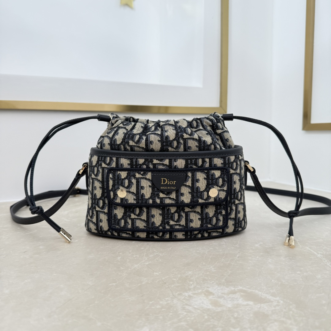 Di*or Travel Oblique Bag-20 × 22 × 5.5CM