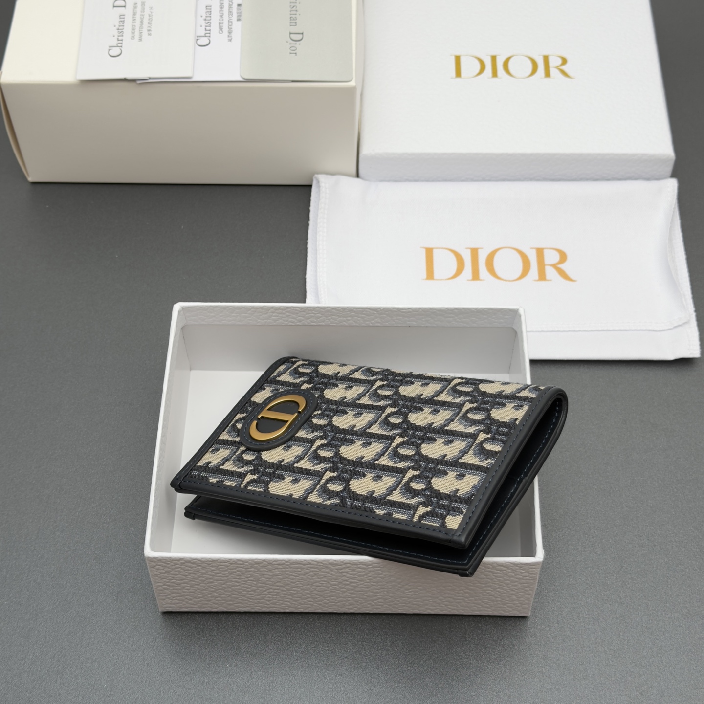 Diro Oblique 30 Montaigne Passport Holder-10*14*2CM