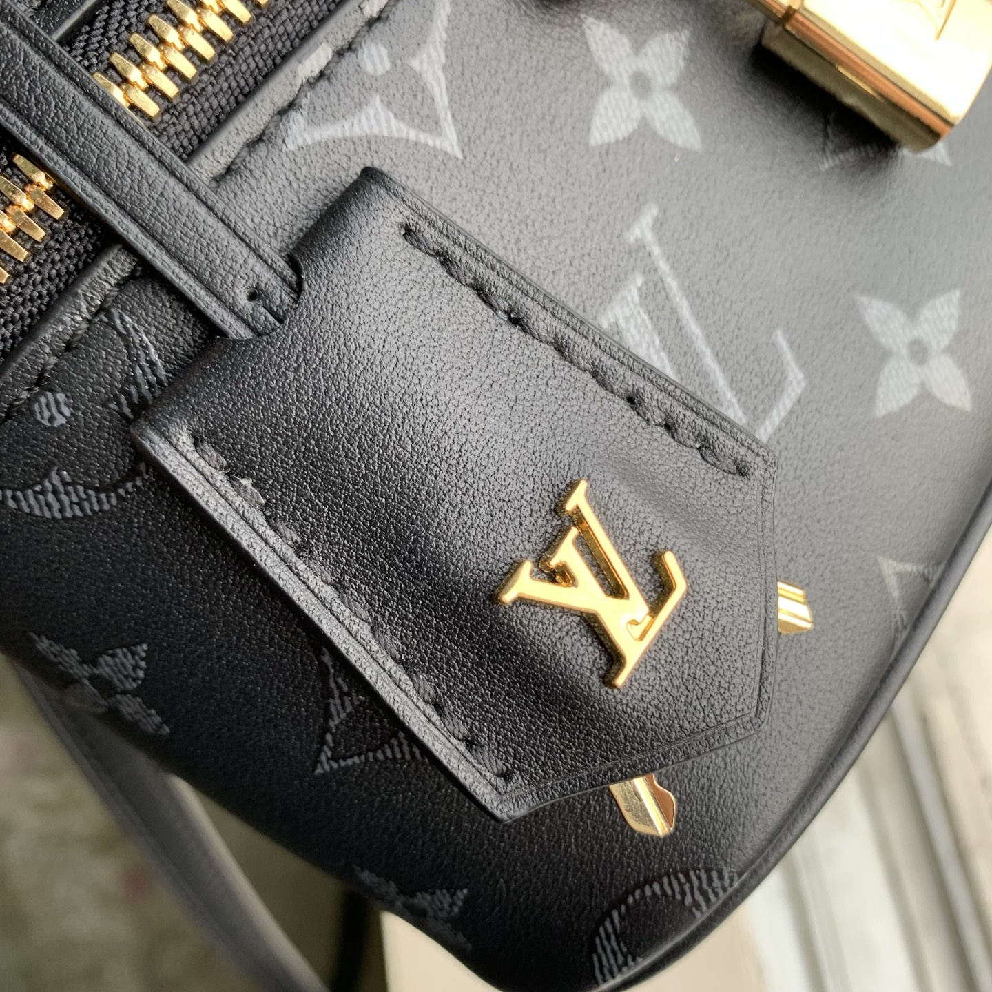 L0vis Vvtt0n Vanity Chain Pouch-11.5x6.5x19CM