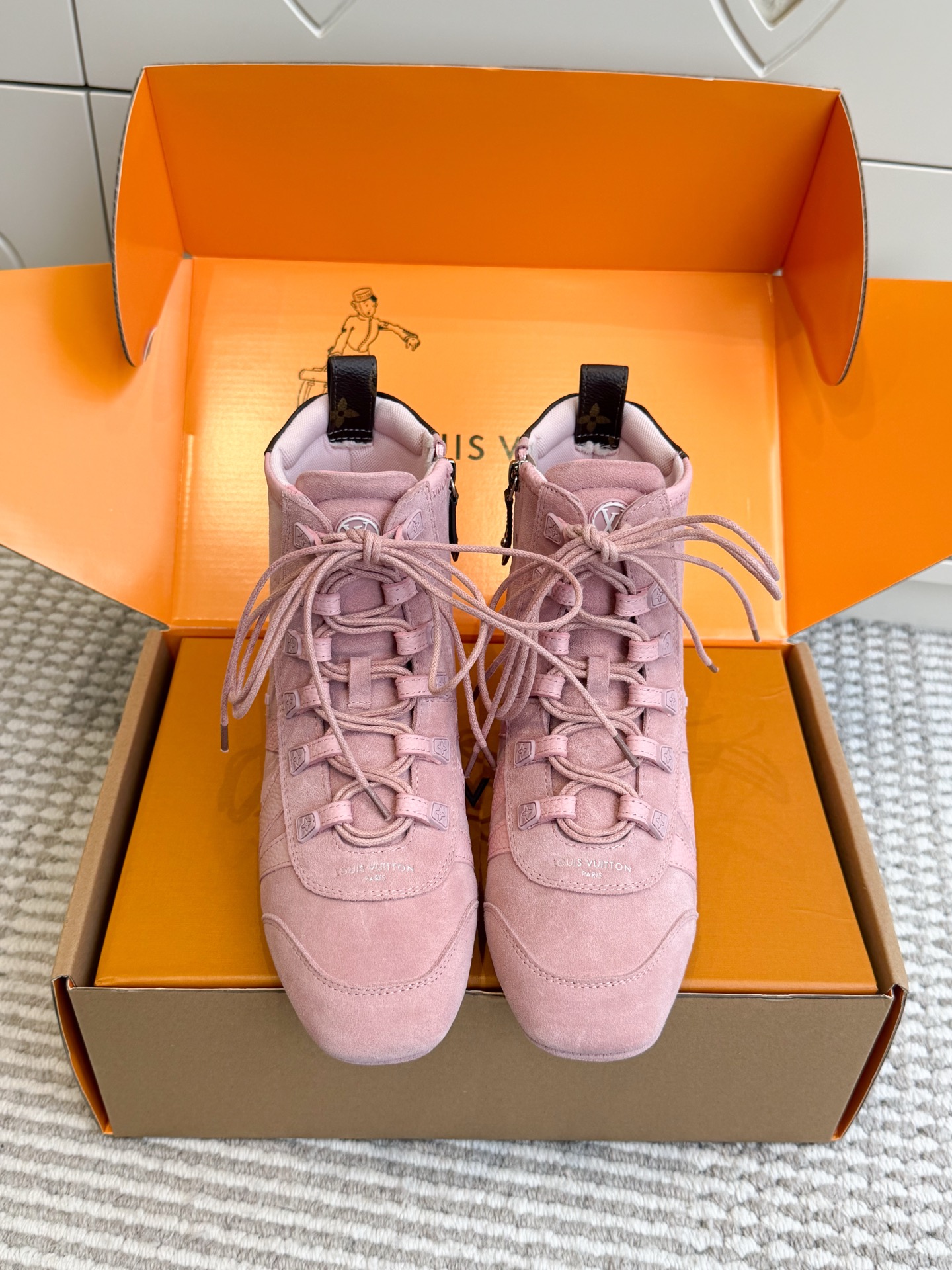 Loui*s Vvtt0n Sneakerina Ankle Boot (EU35-41)