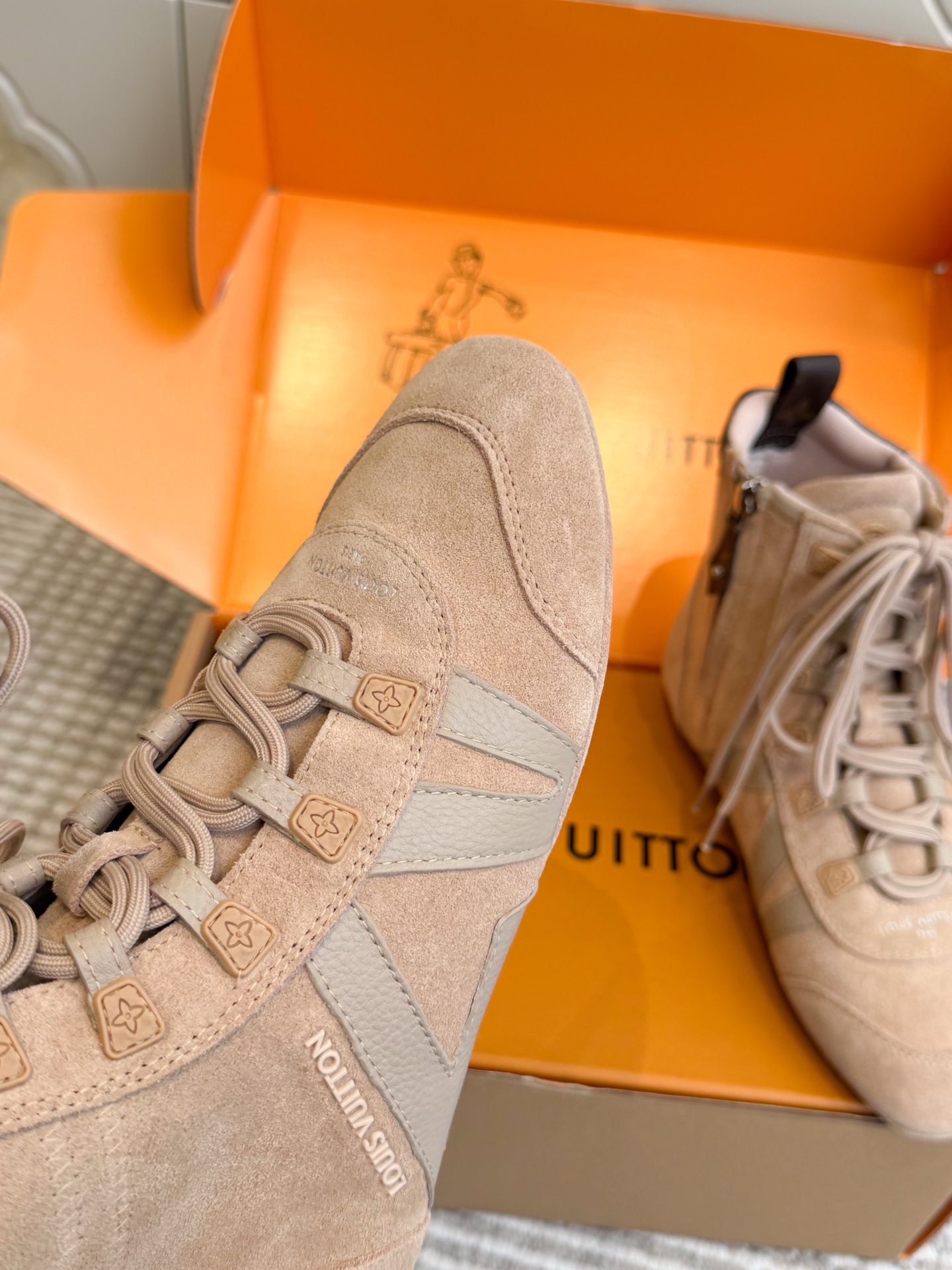 Loui*s Vvtt0n Sneakerina Ankle Boot (EU35-41)