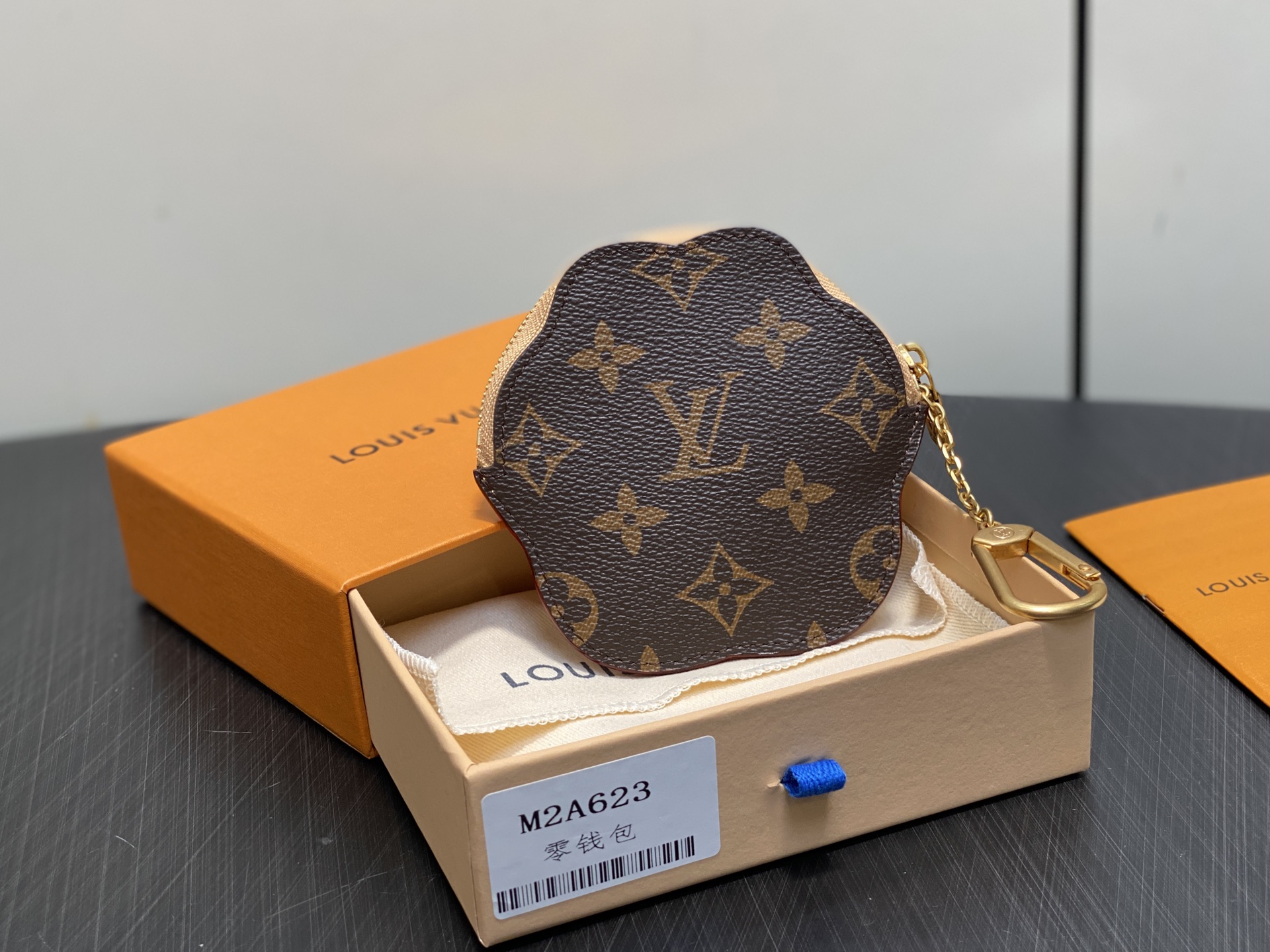 L0vis Vuitto*n Paw Coin Pouch Other Leathers -15*10*4.5CM