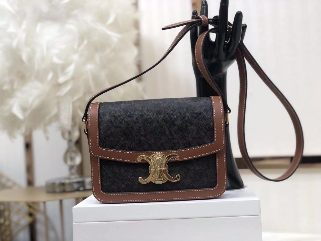 Celin Triomphe Shoulder Bag-18.5X 14 X 6CM