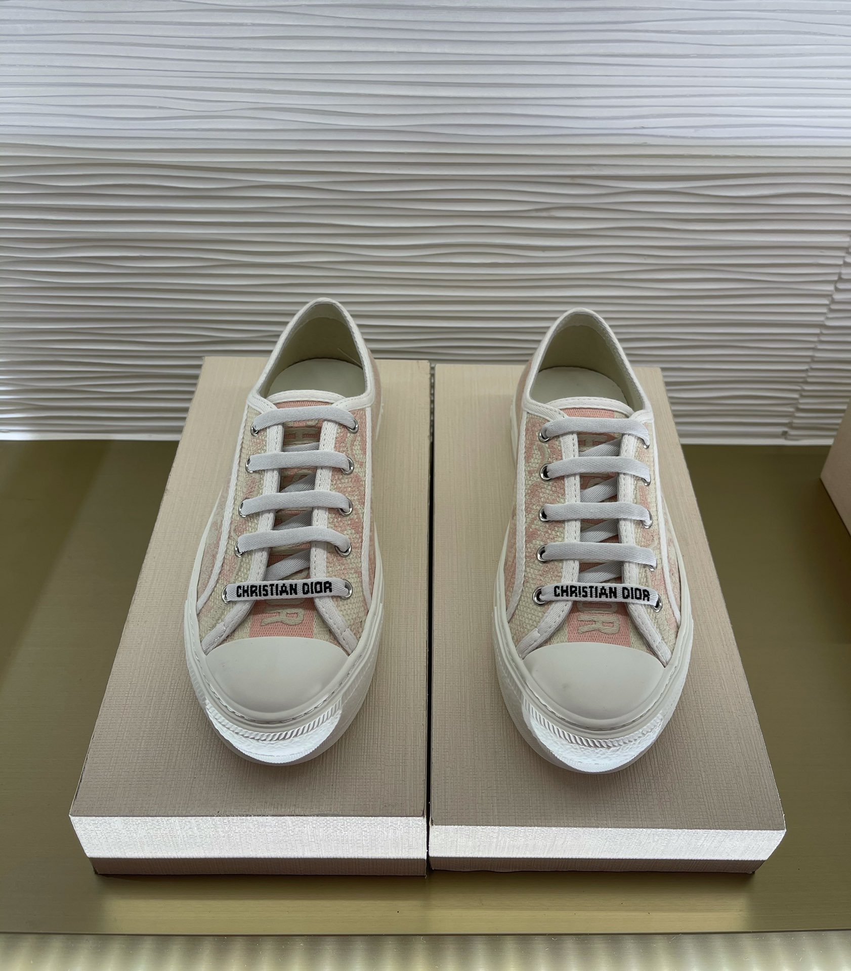 D*or sneakers